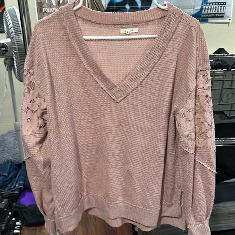 Women’s knitted sweater/blouse